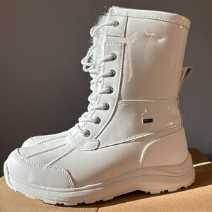 NEVER WORN UGG adirondack boot